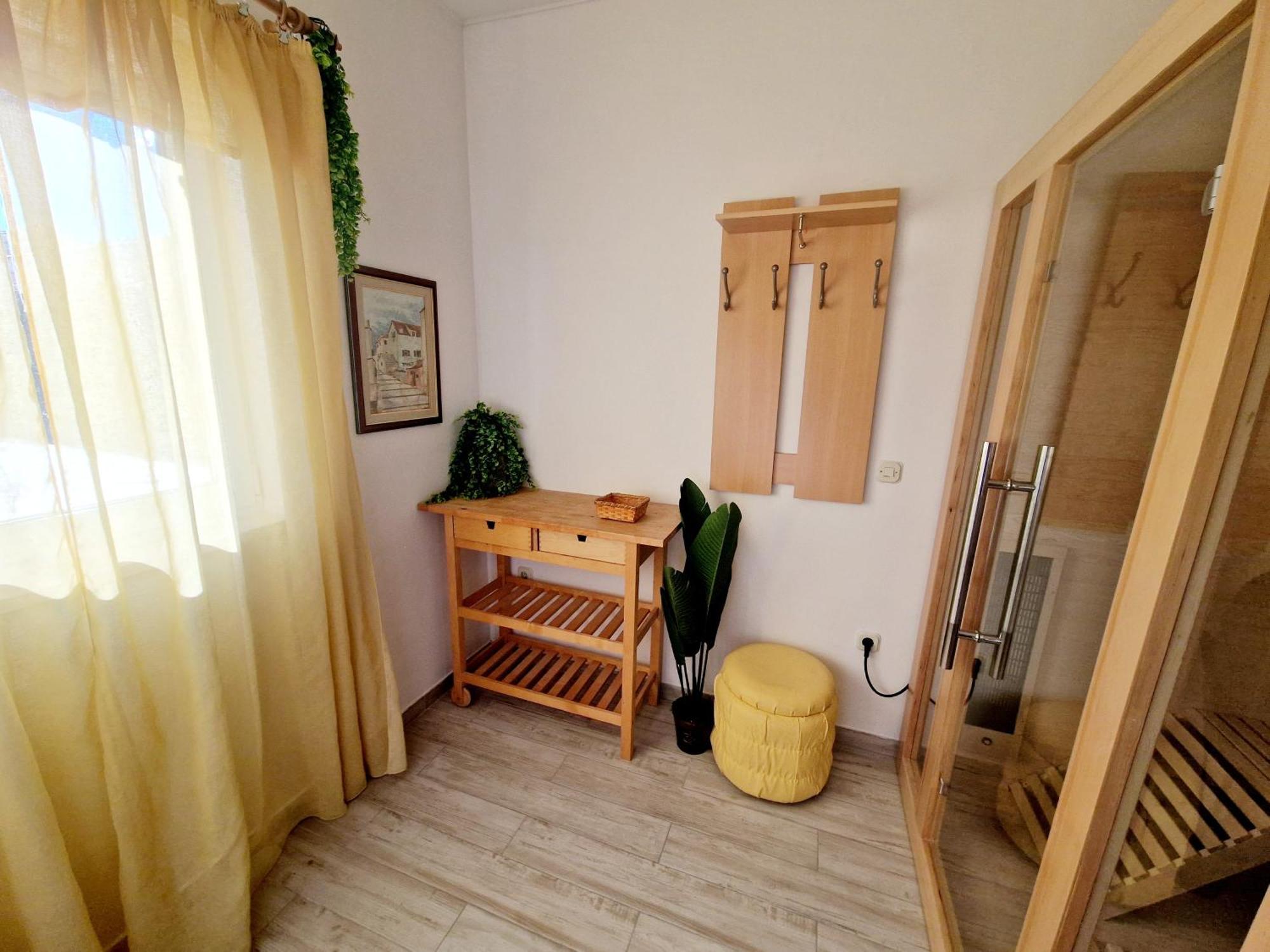 Elza Apartman *